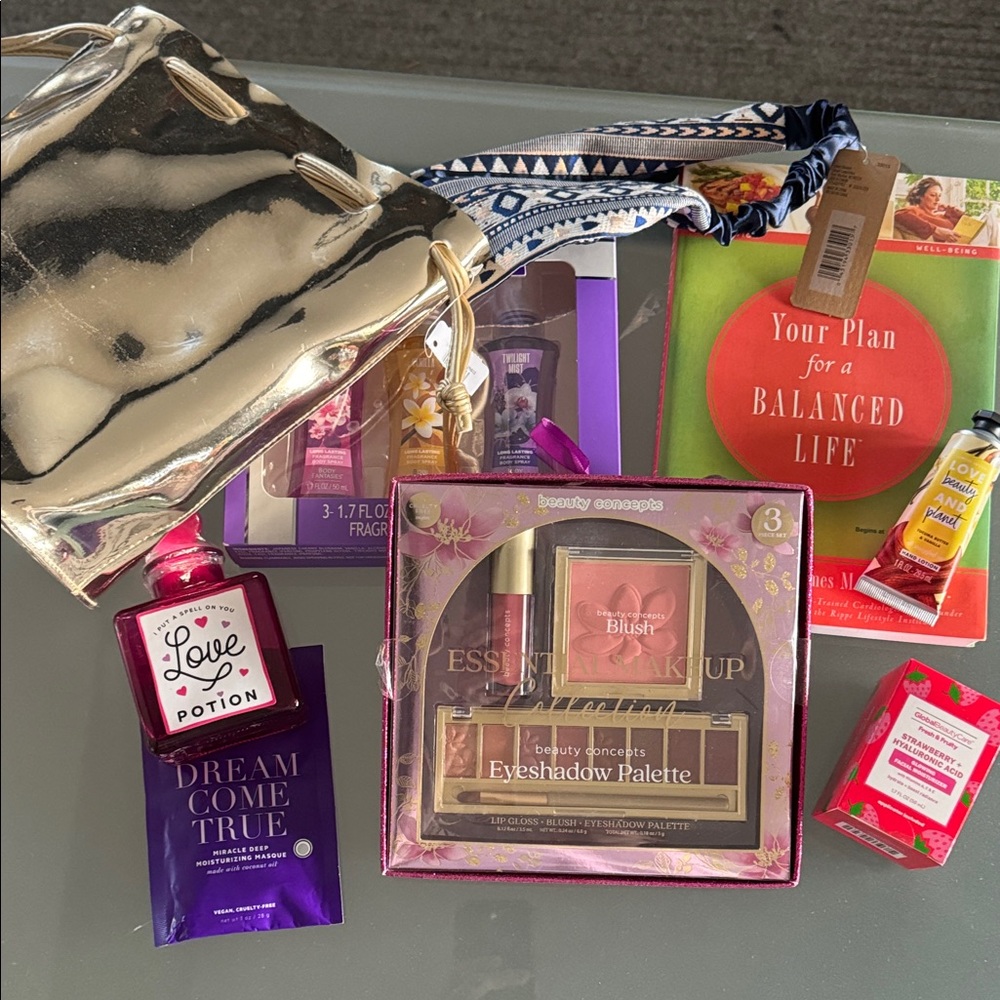 ‼️🚨 Gift Bundle Set • 9 items Dream Come, Lotion, True Fragrance 3 pc Mist +more